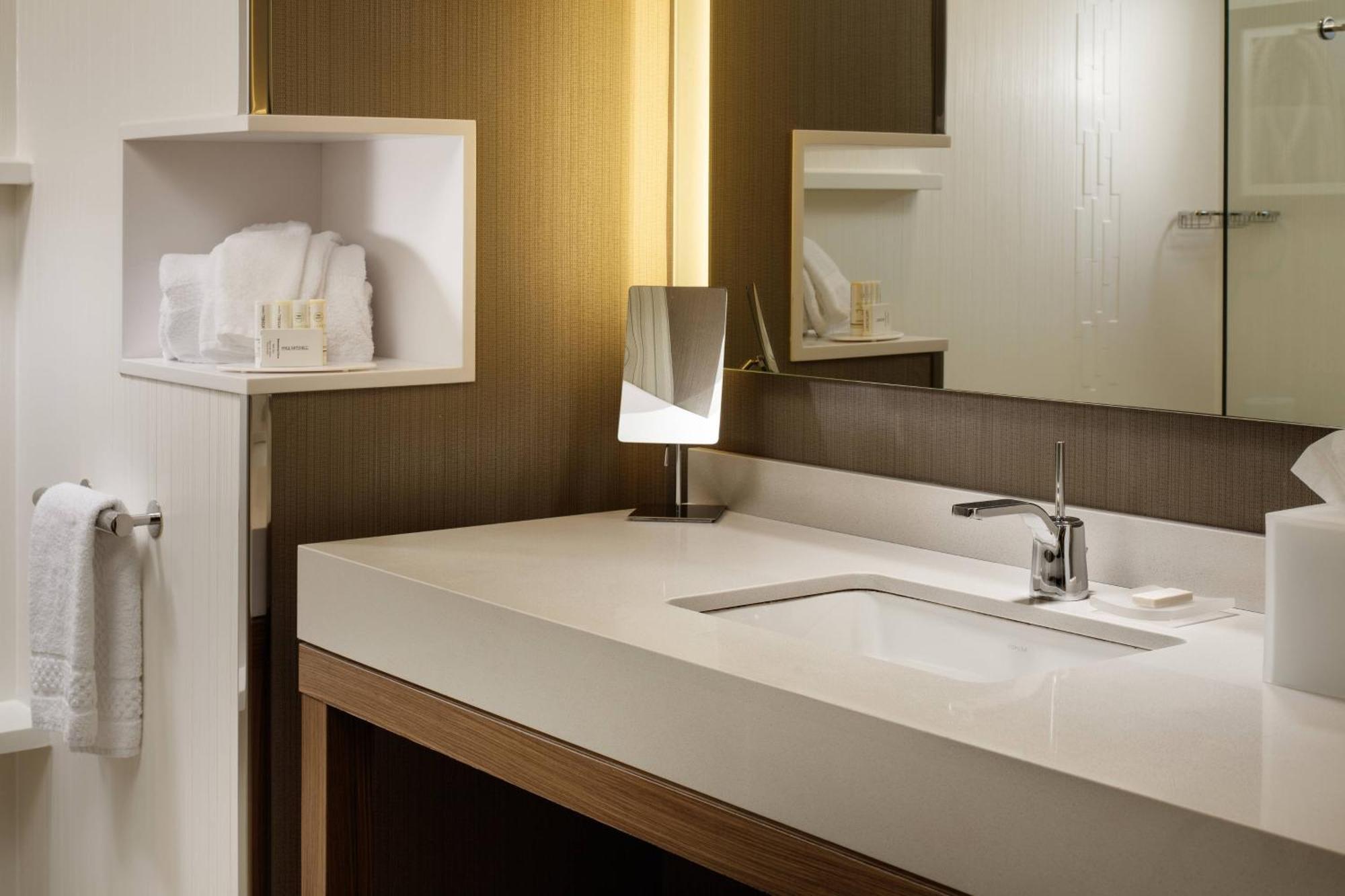 Courtyard By Marriott Erie Bayfront Hotel Eksteriør billede
